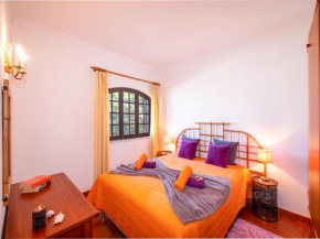 OUTSTANDING VILLA WITH PRIVATE HEATEDPOOL